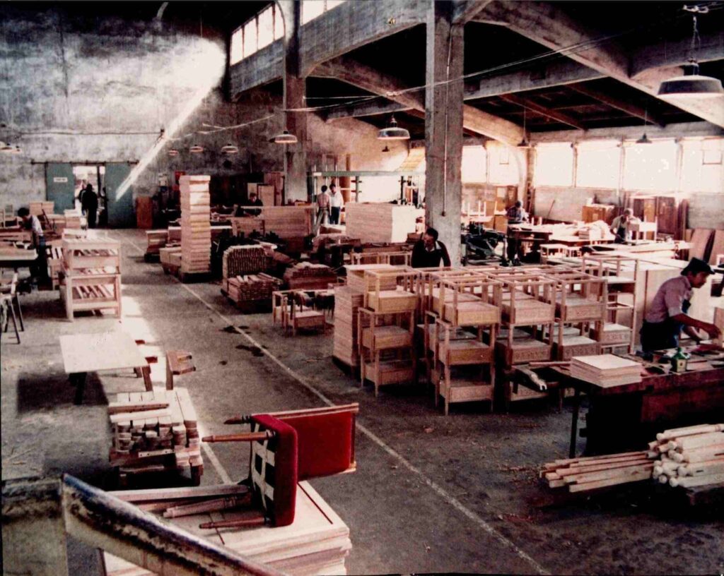 Fábrica de muebles.