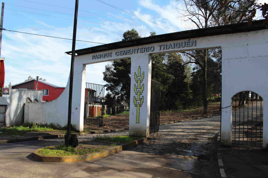entrada cementerio