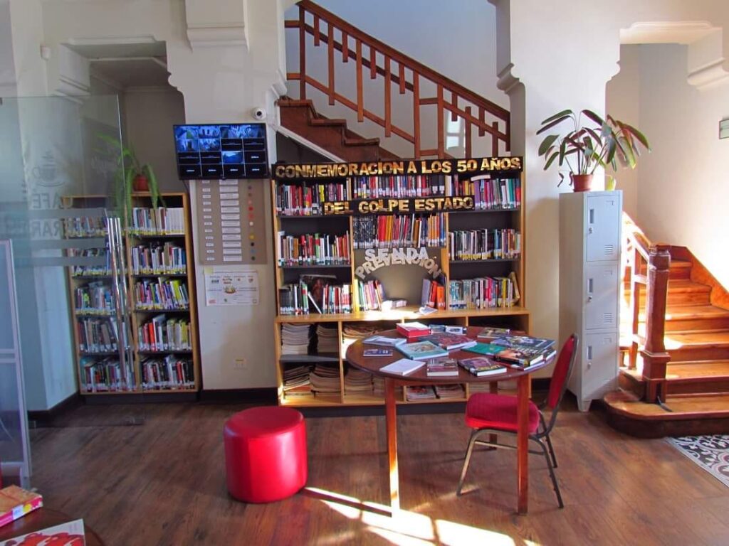 Sala De Biblioteca Municipal