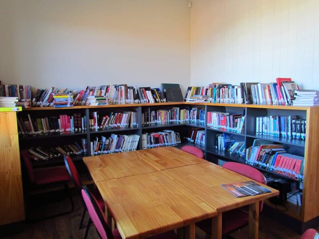 Sala De Biblioteca Municipal